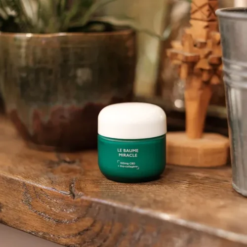 974ae5_6363f1caf691474ba32bd1bd29c4bf29~mv2 Baume Miracle CBD